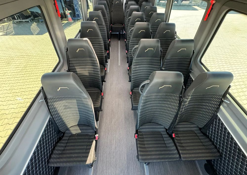 Bus mini, Van penumpang baru Mercedes-Benz Sprinter 517: gambar 18