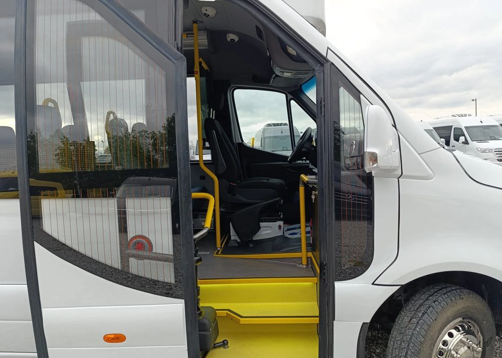Bus mini, Van penumpang baru Mercedes-Benz Sprinter 517: gambar 14