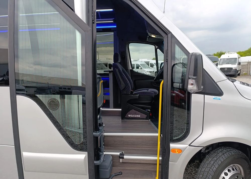 Bus mini, Van penumpang baru Mercedes-Benz Sprinter 519: gambar 14