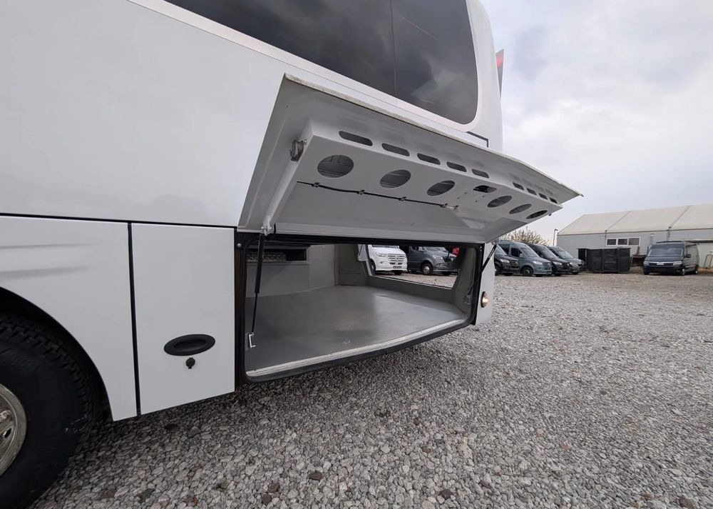 Bus mini, Van penumpang baru Mercedes-Benz Sprinter 519: gambar 9