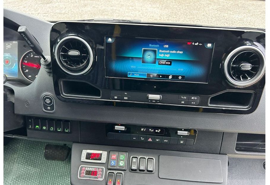 Bus mini, Van penumpang baru Mercedes-Benz Sprinter 519: gambar 12