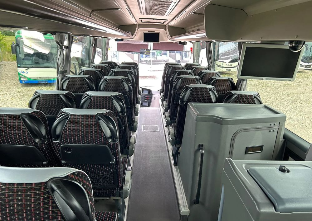 Bus pariwisata Scania HIGER: gambar 15