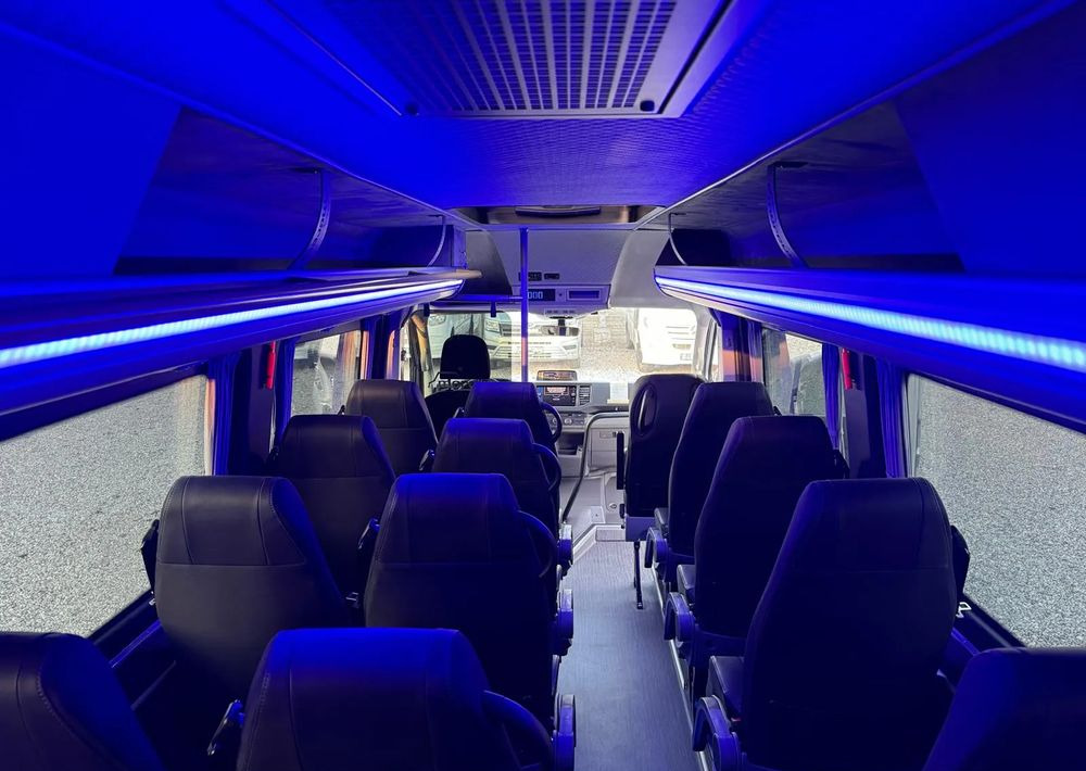 Bus mini, Van penumpang baru Volkswagen Crafter: gambar 14