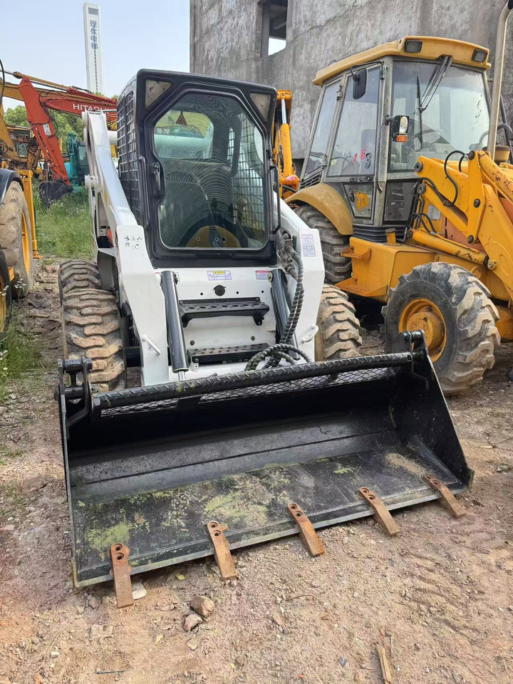 BOBCAT S300 - Skid steer: gambar 4 BOBCAT S300 - Skid steer: gambar 4