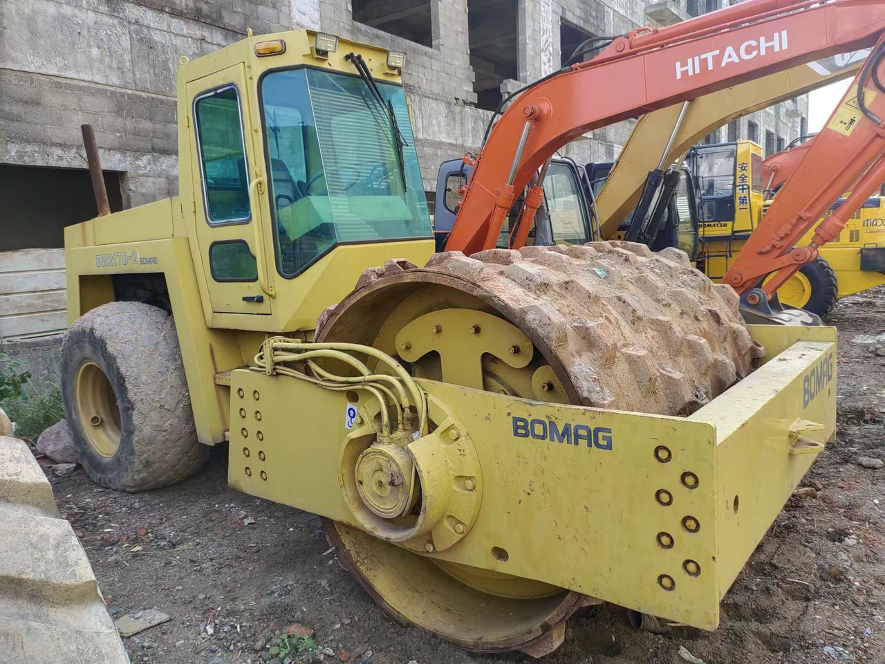 BOMAG BW 217D-2 - Pemadat: gambar 3 BOMAG BW 217D-2 - Pemadat: gambar 3