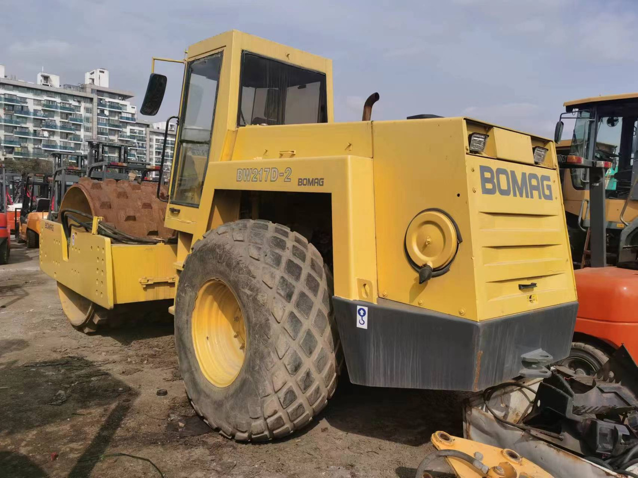 BOMAG BW217D-2 - Pemadat: gambar 2 BOMAG BW217D-2 - Pemadat: gambar 2