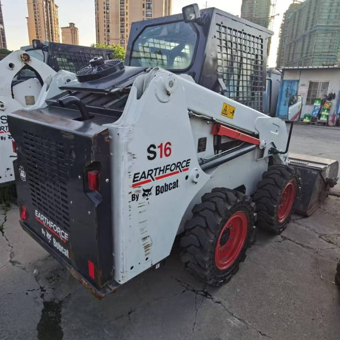 Bobcat S16 - Skid steer: gambar 2 Bobcat S16 - Skid steer: gambar 2