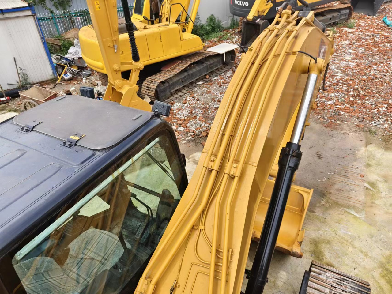 CAT 320D 320D2 320DL - Ekskavator perayap: gambar 4 CAT 320D 320D2 320DL - Ekskavator perayap: gambar 4