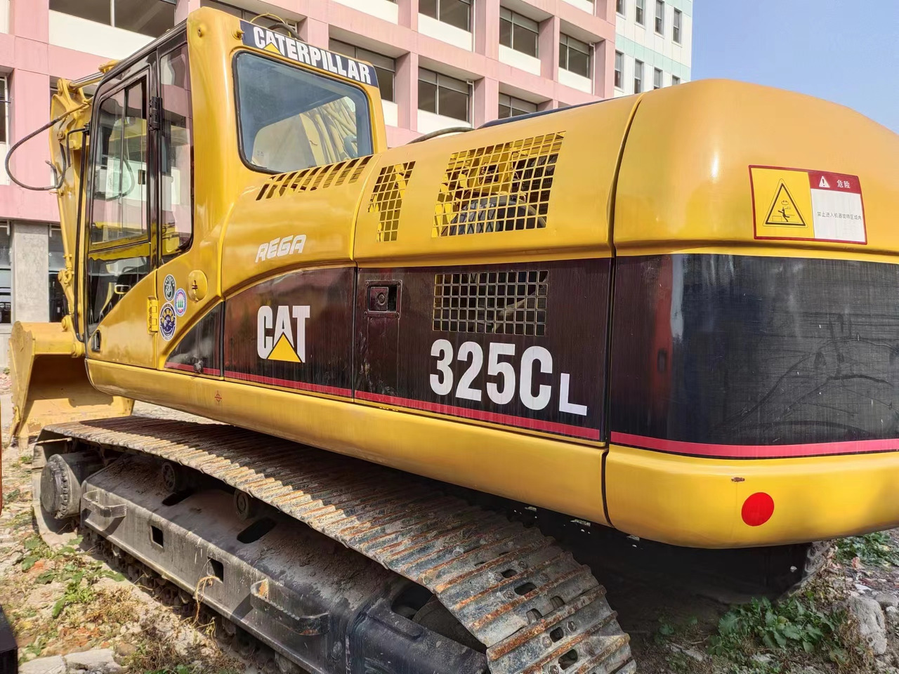 CAT 325CL - Ekskavator perayap: gambar 2 CAT 325CL - Ekskavator perayap: gambar 2