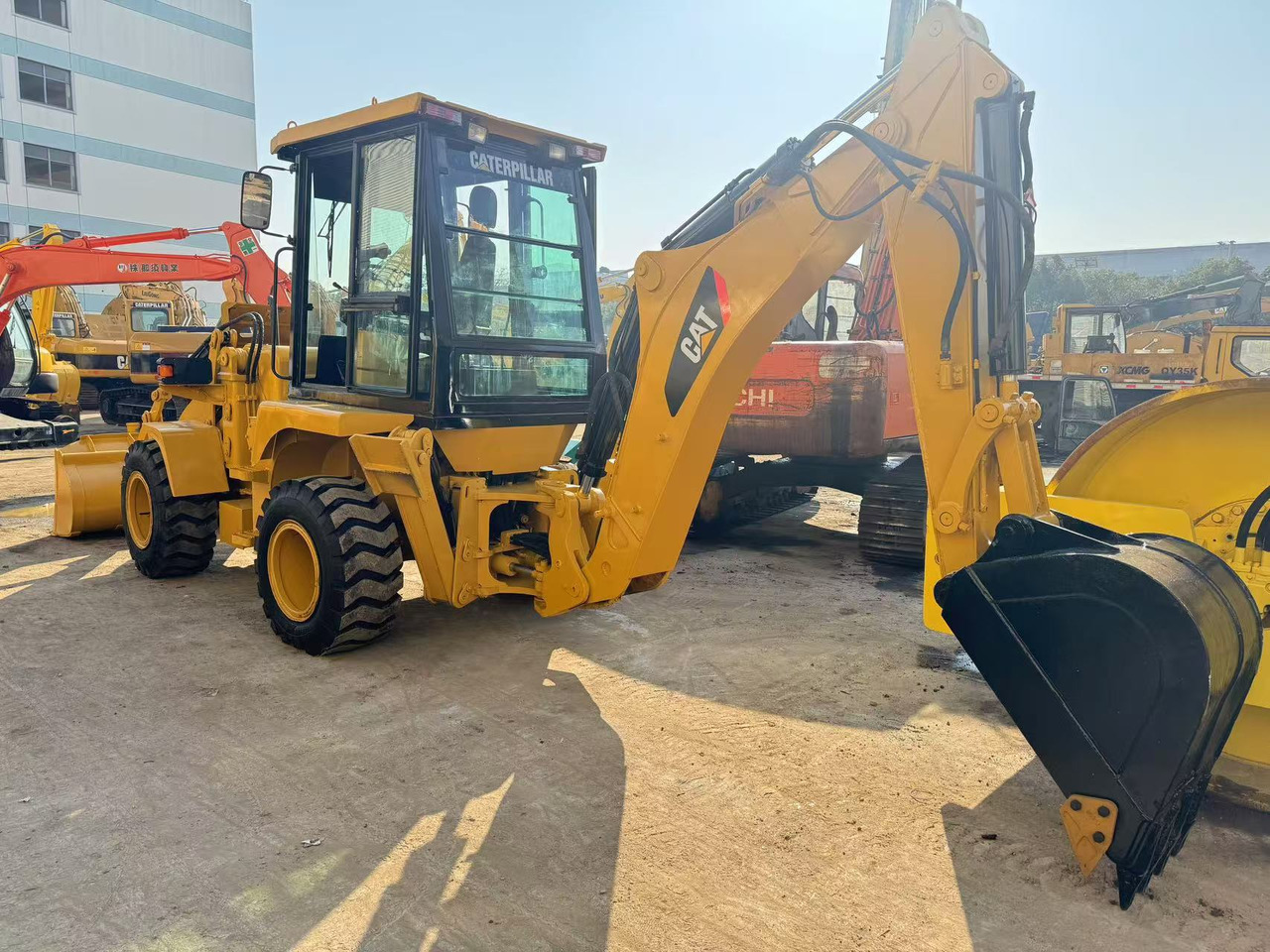 CAT 420F CHINA MADE - Backhoe loader: gambar 4 CAT 420F CHINA MADE - Backhoe loader: gambar 4