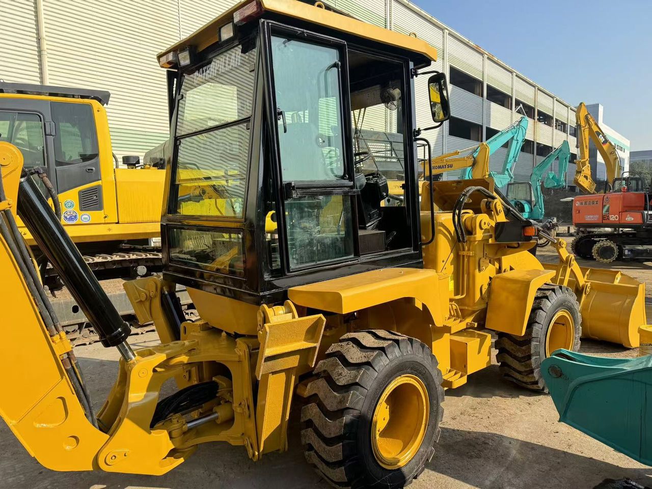 CAT 420F CHINA MADE - Backhoe loader: gambar 2 CAT 420F CHINA MADE - Backhoe loader: gambar 2