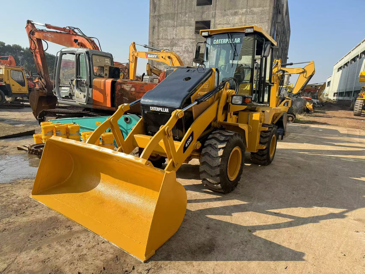 CAT 420F CHINA MADE - Backhoe loader: gambar 1 CAT 420F CHINA MADE - Backhoe loader: gambar 1