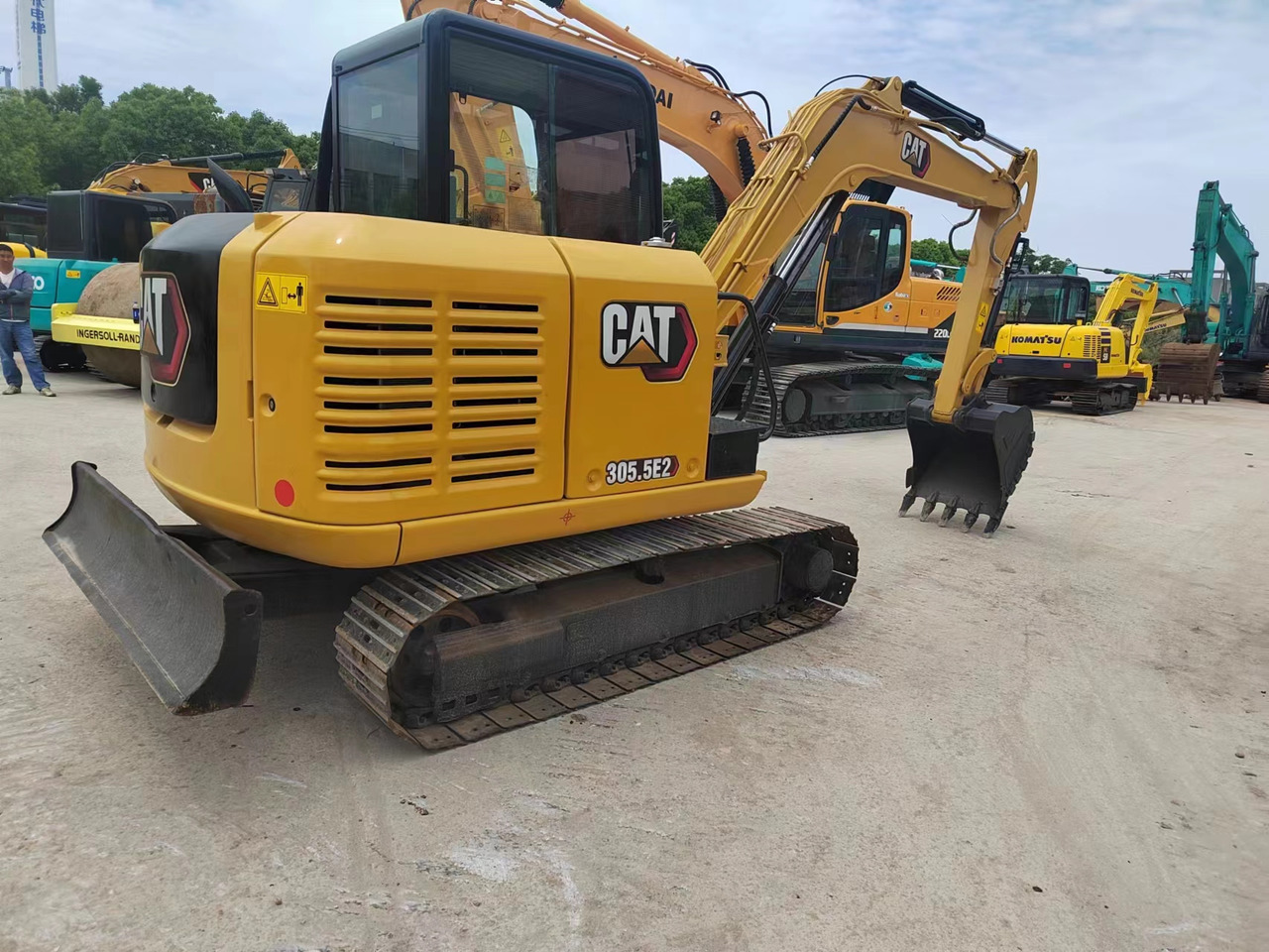 CATERPILLAR 305.5E2 - Ekskavator mini: gambar 1 CATERPILLAR 305.5E2 - Ekskavator mini: gambar 1