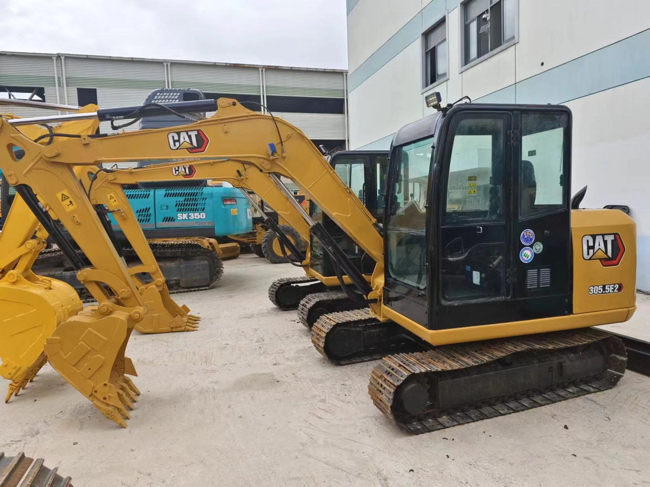 CATERPILLAR 305.5E2 - Ekskavator mini: gambar 1 CATERPILLAR 305.5E2 - Ekskavator mini: gambar 1