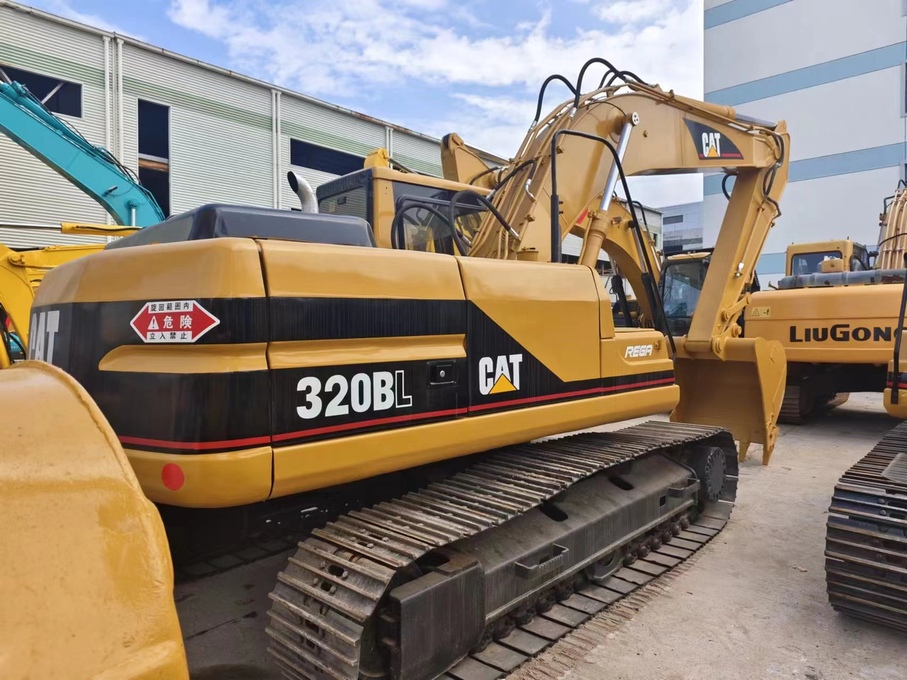 CATERPILLAR 320BL - Ekskavator perayap: gambar 1 CATERPILLAR 320BL - Ekskavator perayap: gambar 1