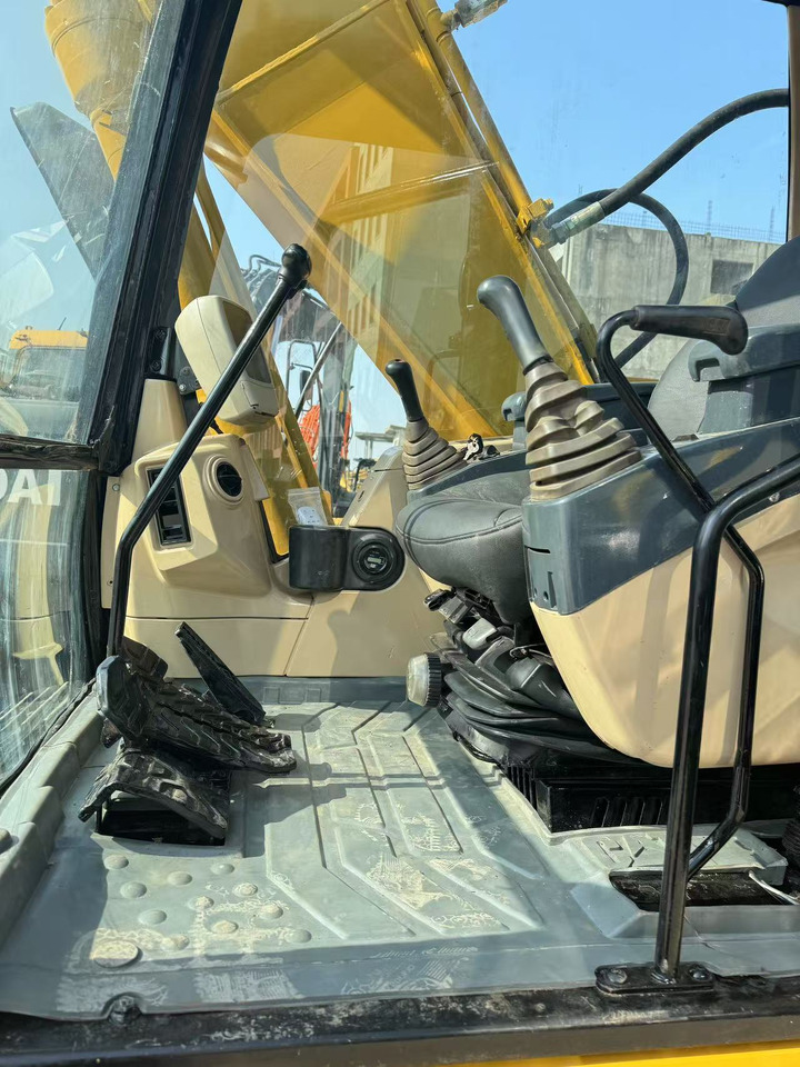 CATERPILLAR 320CL CAT 320 - Ekskavator perayap: gambar 4 CATERPILLAR 320CL CAT 320 - Ekskavator perayap: gambar 4