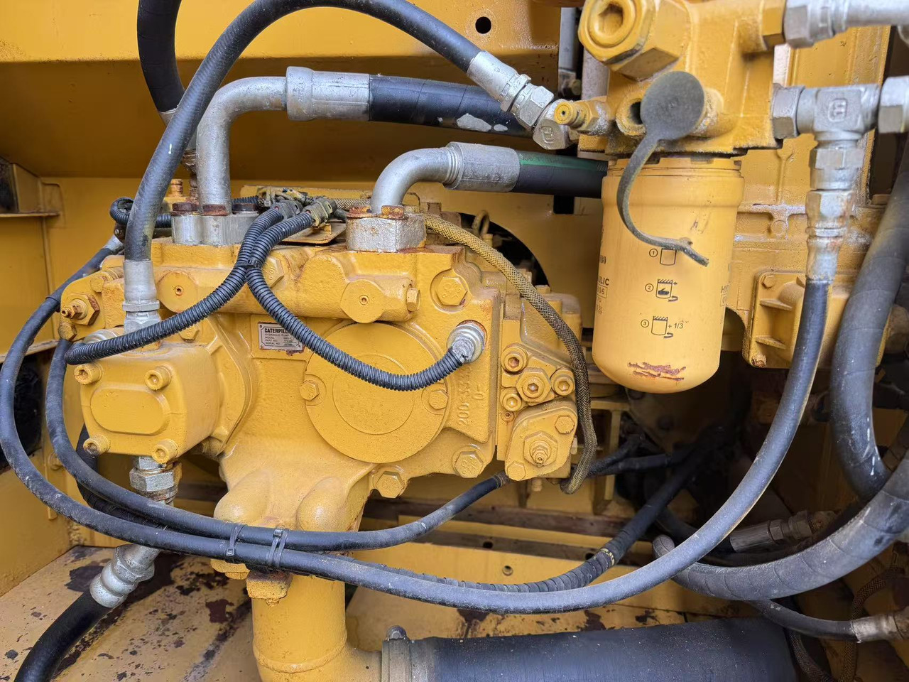CATERPILLAR 320CL CAT - Ekskavator perayap: gambar 4 CATERPILLAR 320CL CAT - Ekskavator perayap: gambar 4