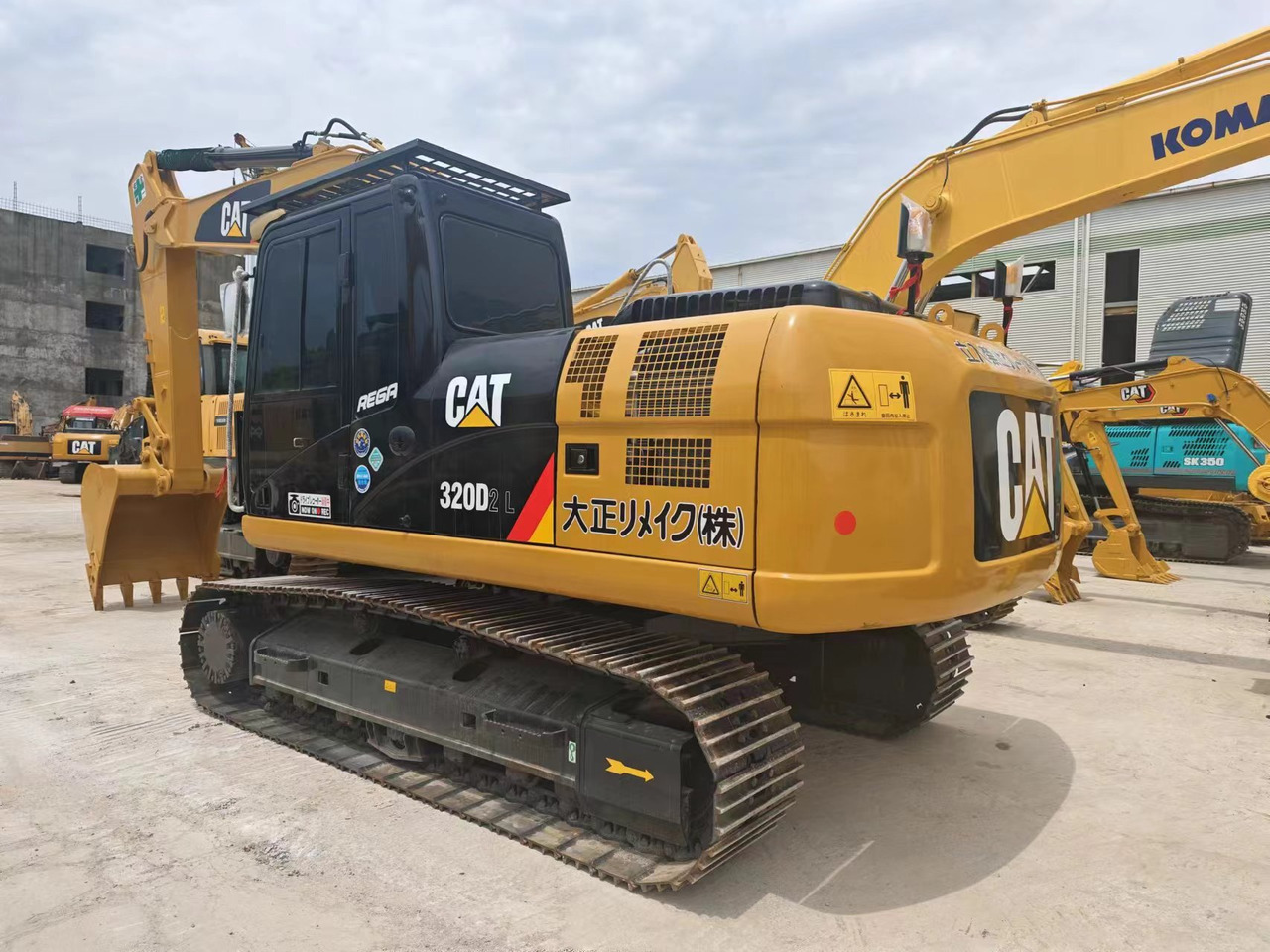CATERPILLAR 320DL - Ekskavator perayap: gambar 2 CATERPILLAR 320DL - Ekskavator perayap: gambar 2