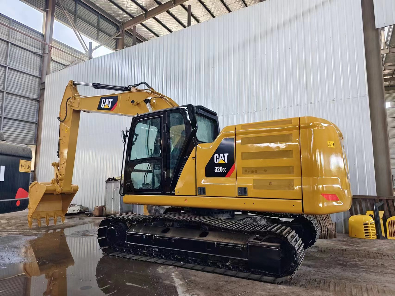 CATERPILLAR 320GC CAT 320 - Ekskavator perayap: gambar 4 CATERPILLAR 320GC CAT 320 - Ekskavator perayap: gambar 4