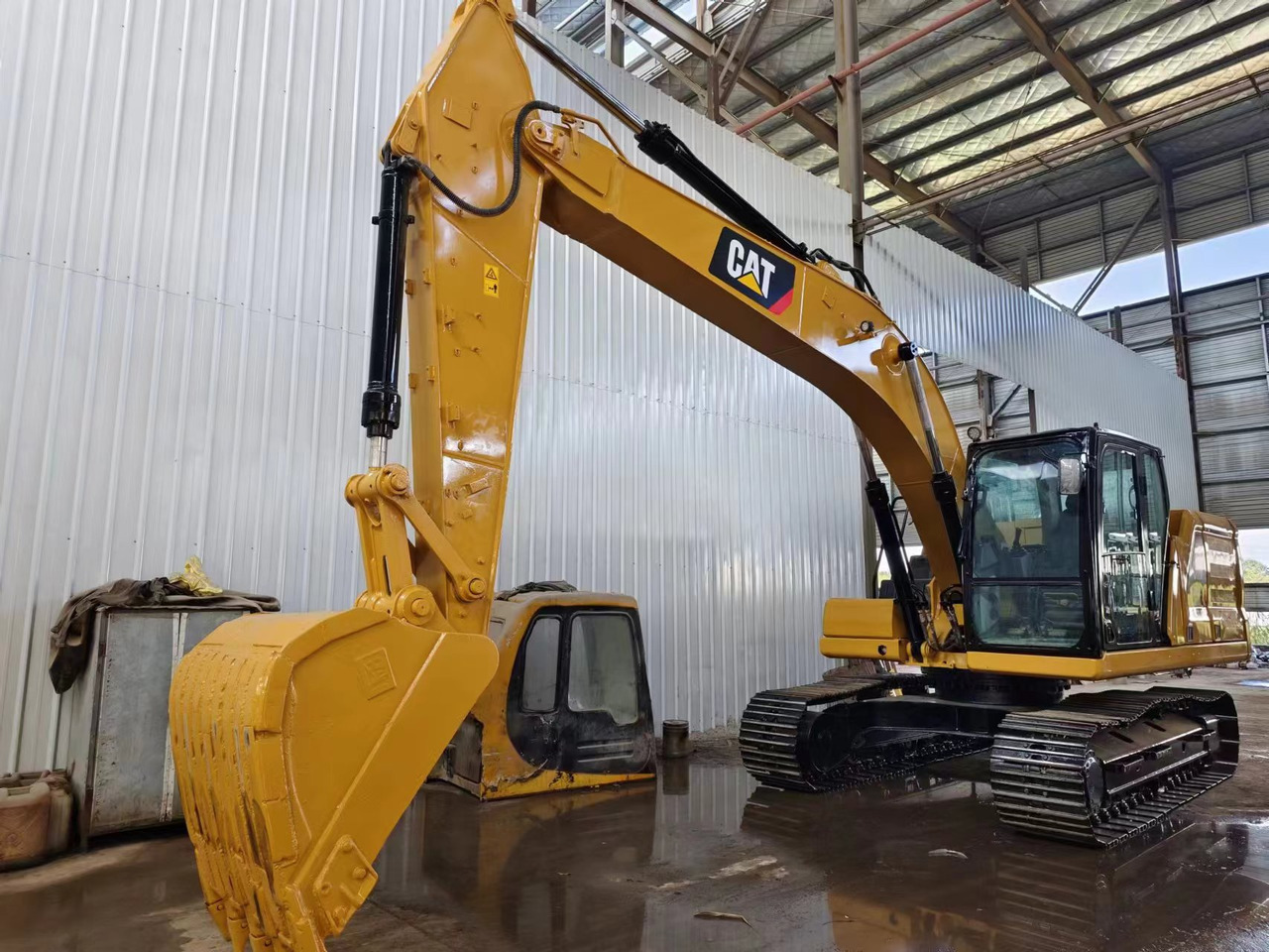 CATERPILLAR 320GC - Ekskavator perayap: gambar 2 CATERPILLAR 320GC - Ekskavator perayap: gambar 2