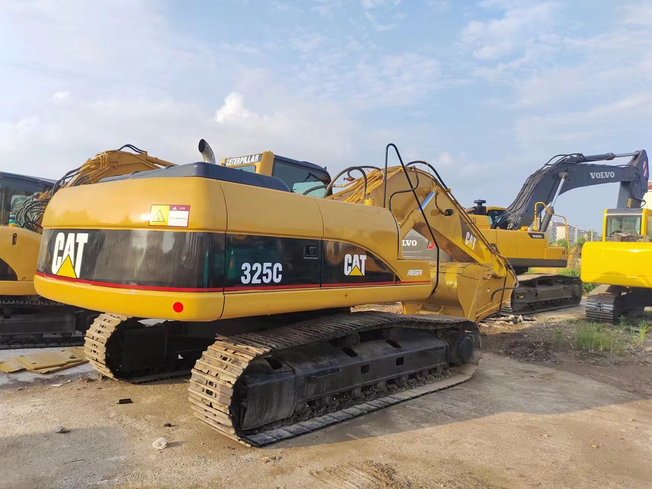 CATERPILLAR 325C - Ekskavator perayap: gambar 1 CATERPILLAR 325C - Ekskavator perayap: gambar 1