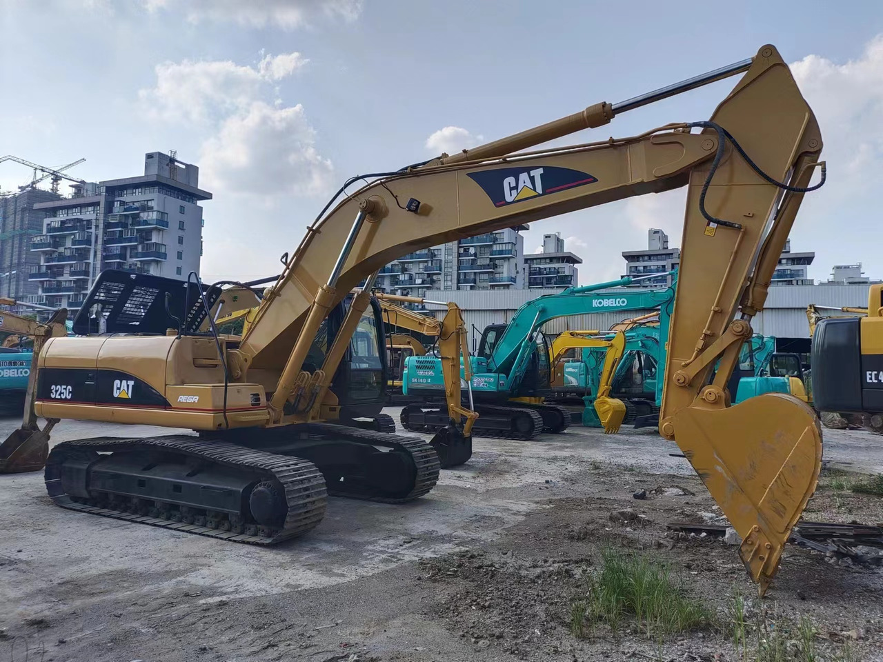 CATERPILLAR 325C - Ekskavator perayap: gambar 1 CATERPILLAR 325C - Ekskavator perayap: gambar 1