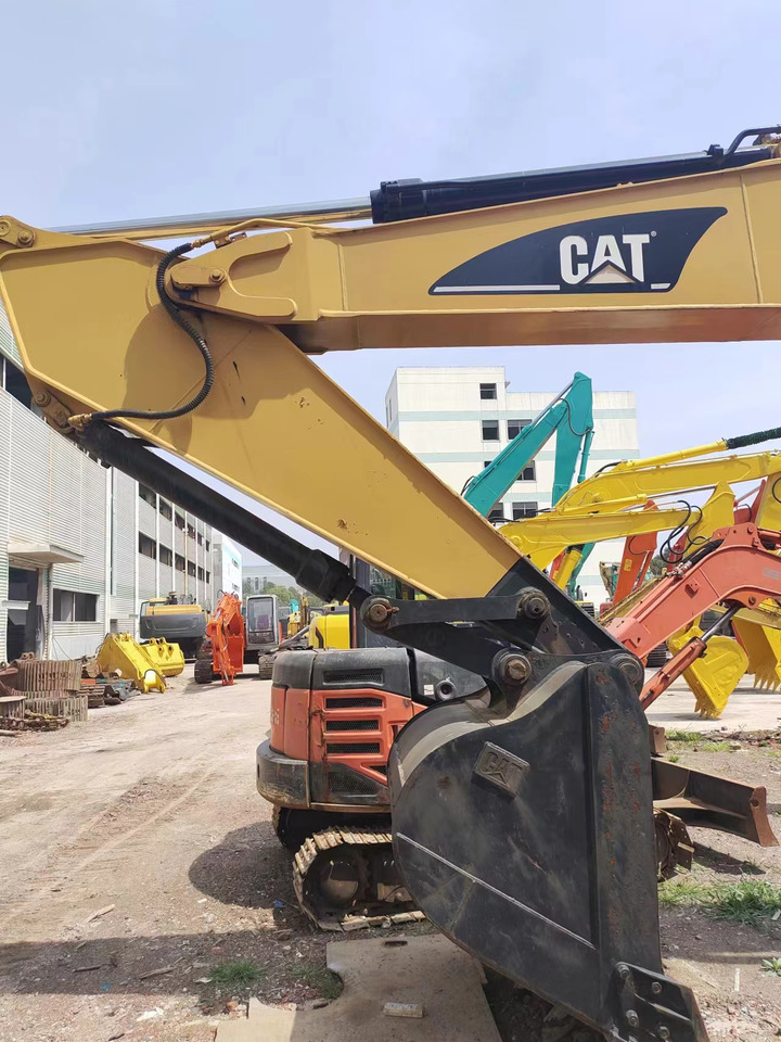 CATERPILLAR 325C - Ekskavator perayap: gambar 4 CATERPILLAR 325C - Ekskavator perayap: gambar 4