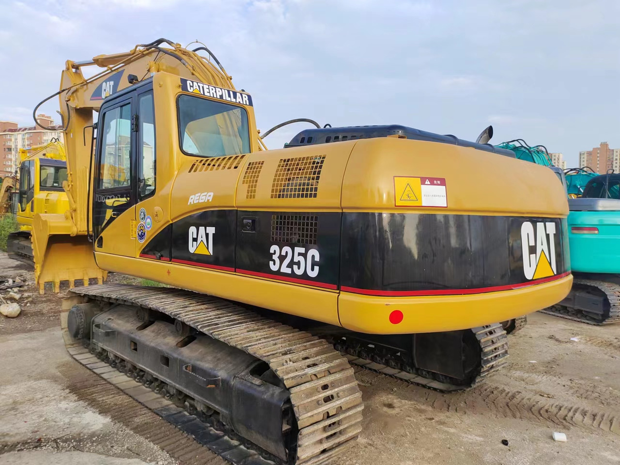 CATERPILLAR 325C - Ekskavator perayap: gambar 1 CATERPILLAR 325C - Ekskavator perayap: gambar 1