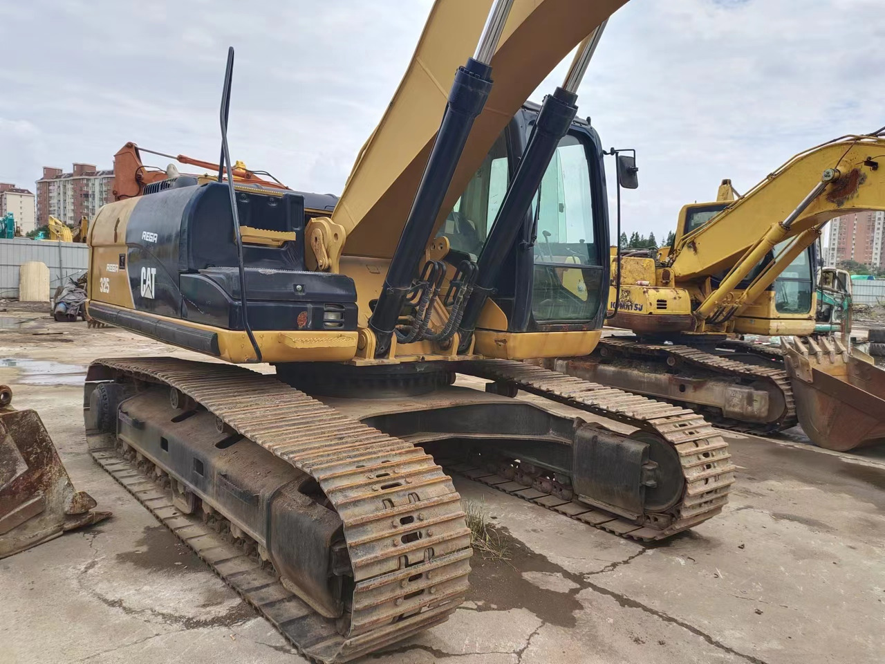 CATERPILLAR 325C - Ekskavator perayap: gambar 3 CATERPILLAR 325C - Ekskavator perayap: gambar 3