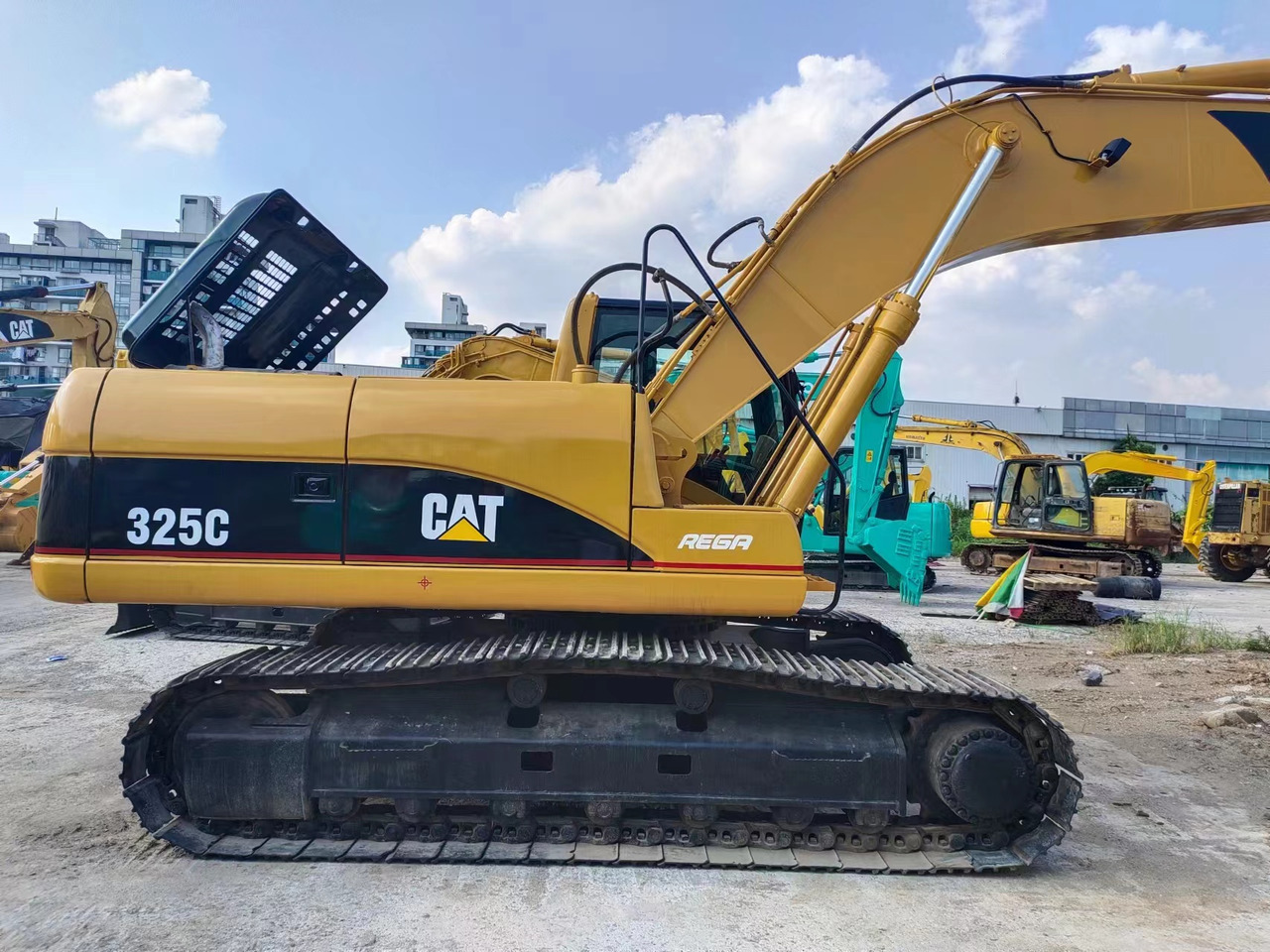 CATERPILLAR 325C - Ekskavator perayap: gambar 3 CATERPILLAR 325C - Ekskavator perayap: gambar 3