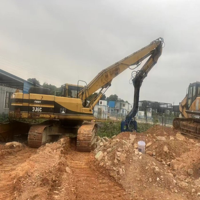 CATERPILLAR 330BL - Ekskavator perayap: gambar 3 CATERPILLAR 330BL - Ekskavator perayap: gambar 3