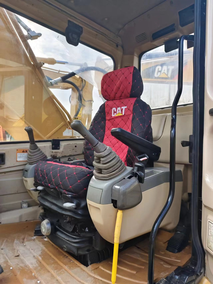 CATERPILLAR CAT 320BL - Ekskavator perayap: gambar 5 CATERPILLAR CAT 320BL - Ekskavator perayap: gambar 5