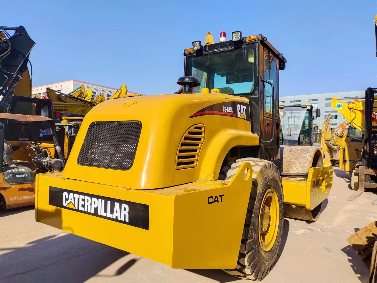 CATERPILLAR CS683E - Pemadat: gambar 4 CATERPILLAR CS683E - Pemadat: gambar 4