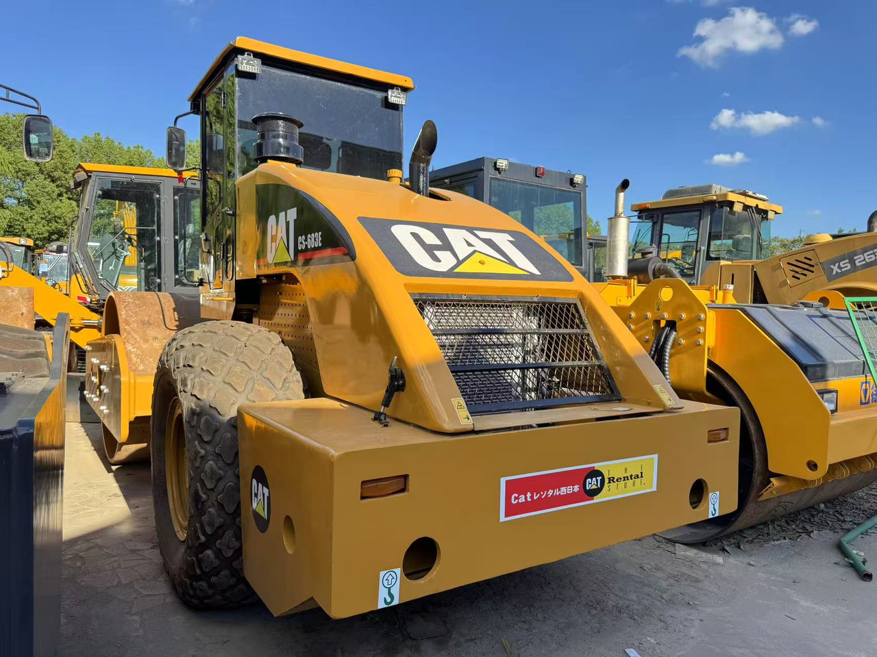 CATERPILLAR CS683E - Roller jalan: gambar 2 CATERPILLAR CS683E - Roller jalan: gambar 2