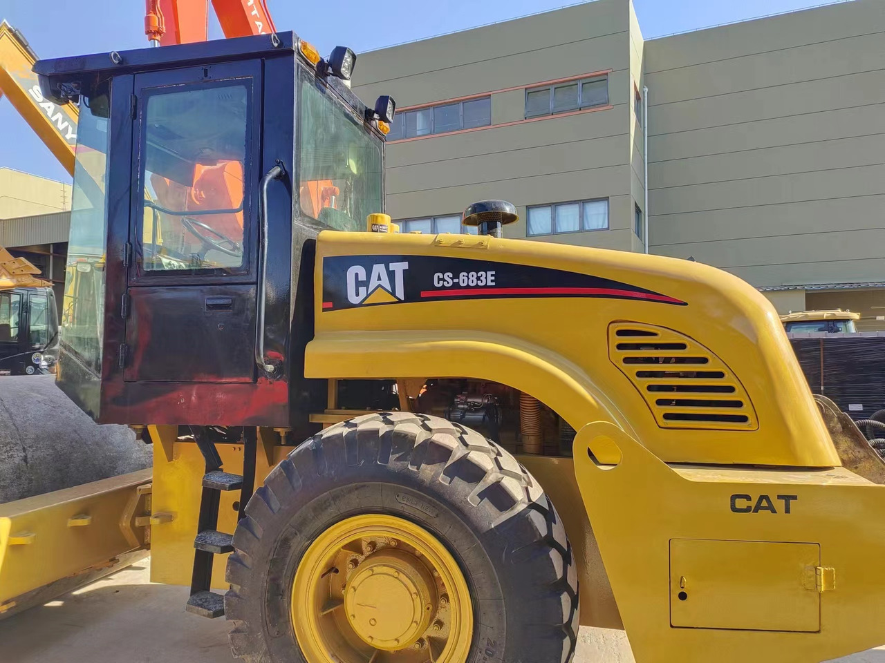 CATERPILLAR CS683E - Pemadat: gambar 5 CATERPILLAR CS683E - Pemadat: gambar 5