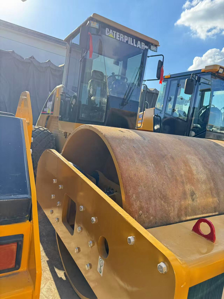 CATERPILLAR CS683E - Roller jalan: gambar 3 CATERPILLAR CS683E - Roller jalan: gambar 3