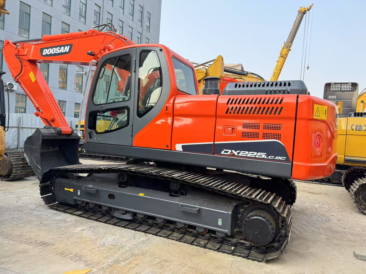 DOOSAN DX225 - Ekskavator perayap: gambar 5 DOOSAN DX225 - Ekskavator perayap: gambar 5