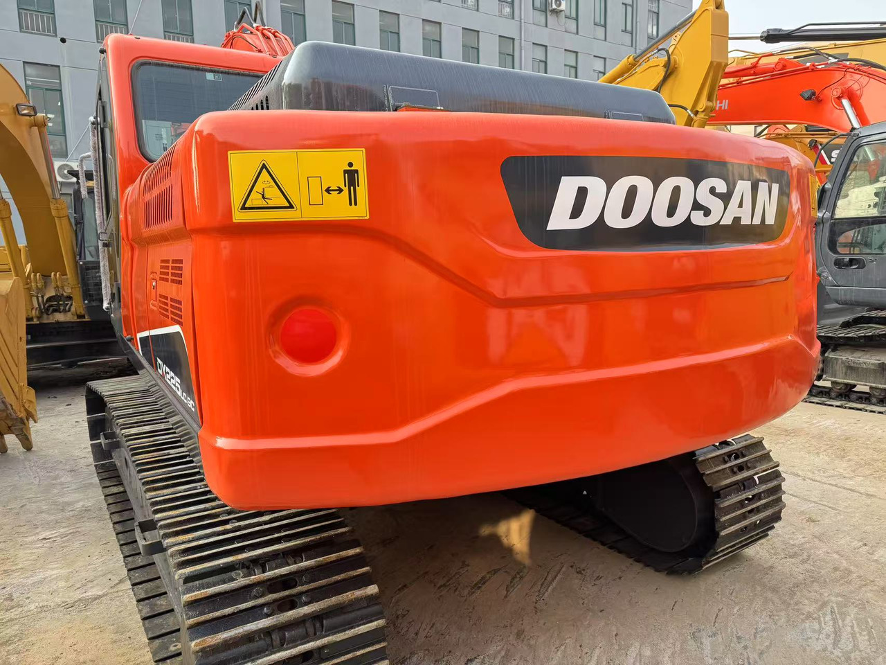 DOOSAN DX225 - Ekskavator perayap: gambar 3 DOOSAN DX225 - Ekskavator perayap: gambar 3