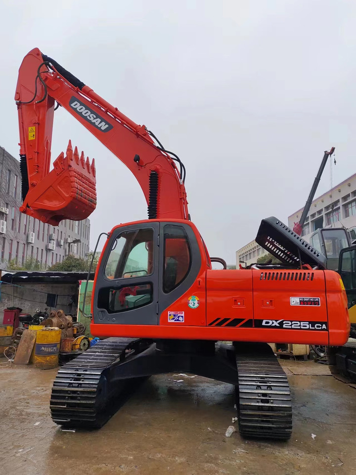 DOOSAN DX225LCA - Ekskavator perayap: gambar 1 DOOSAN DX225LCA - Ekskavator perayap: gambar 1