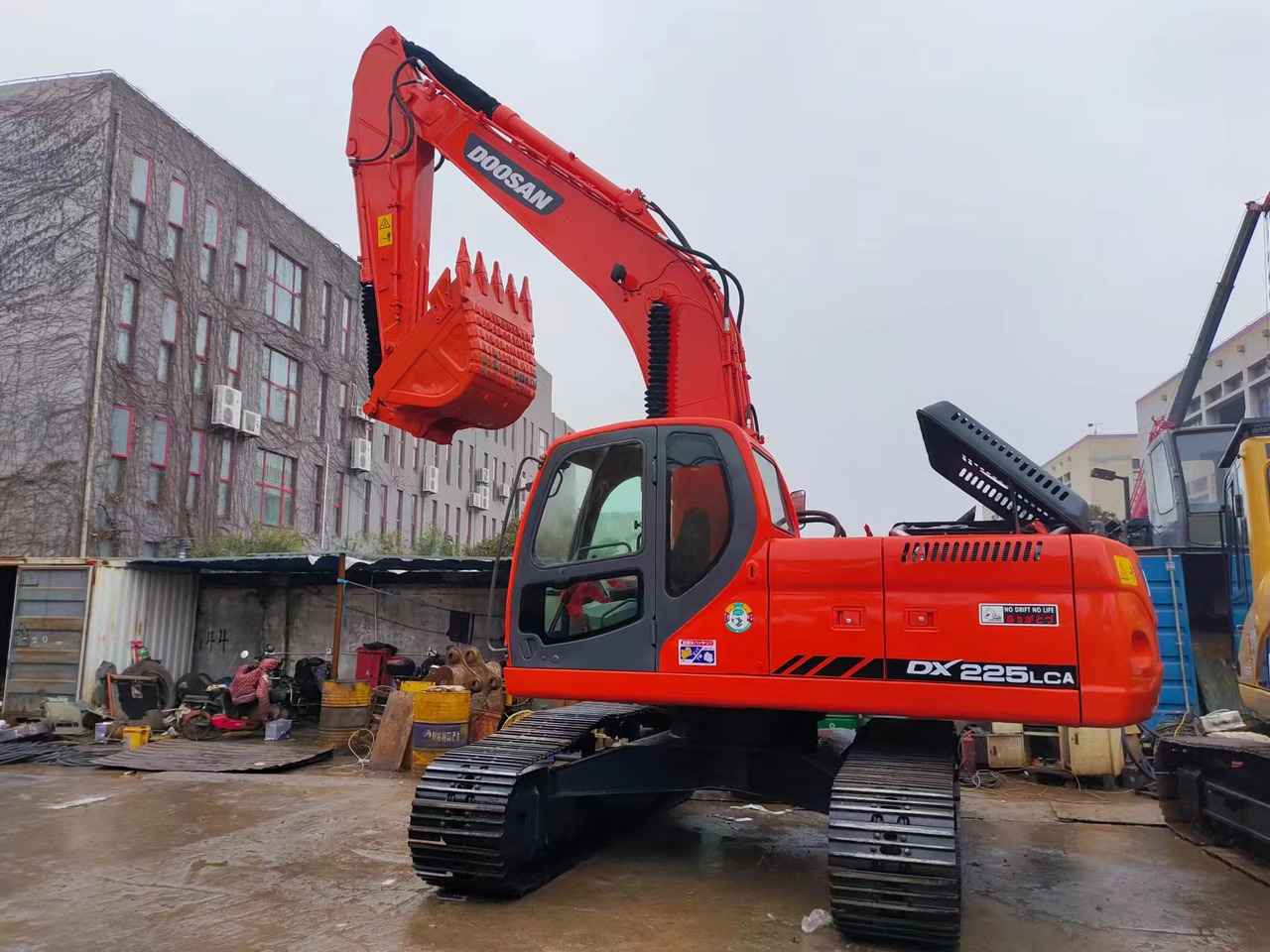 DOOSAN DX225LCA - Ekskavator perayap: gambar 2 DOOSAN DX225LCA - Ekskavator perayap: gambar 2