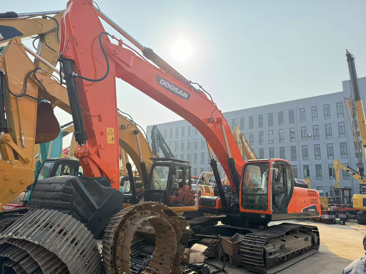 DOOSAN DX340LC - Ekskavator perayap: gambar 2 DOOSAN DX340LC - Ekskavator perayap: gambar 2