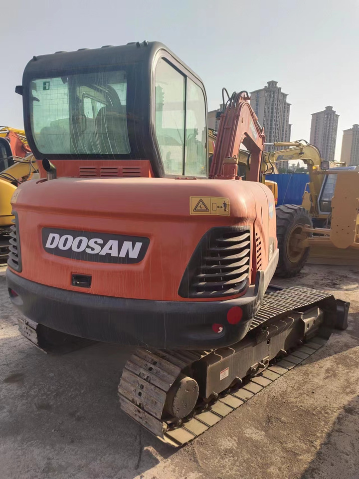 DOOSAN DX60 - Ekskavator mini: gambar 3 DOOSAN DX60 - Ekskavator mini: gambar 3