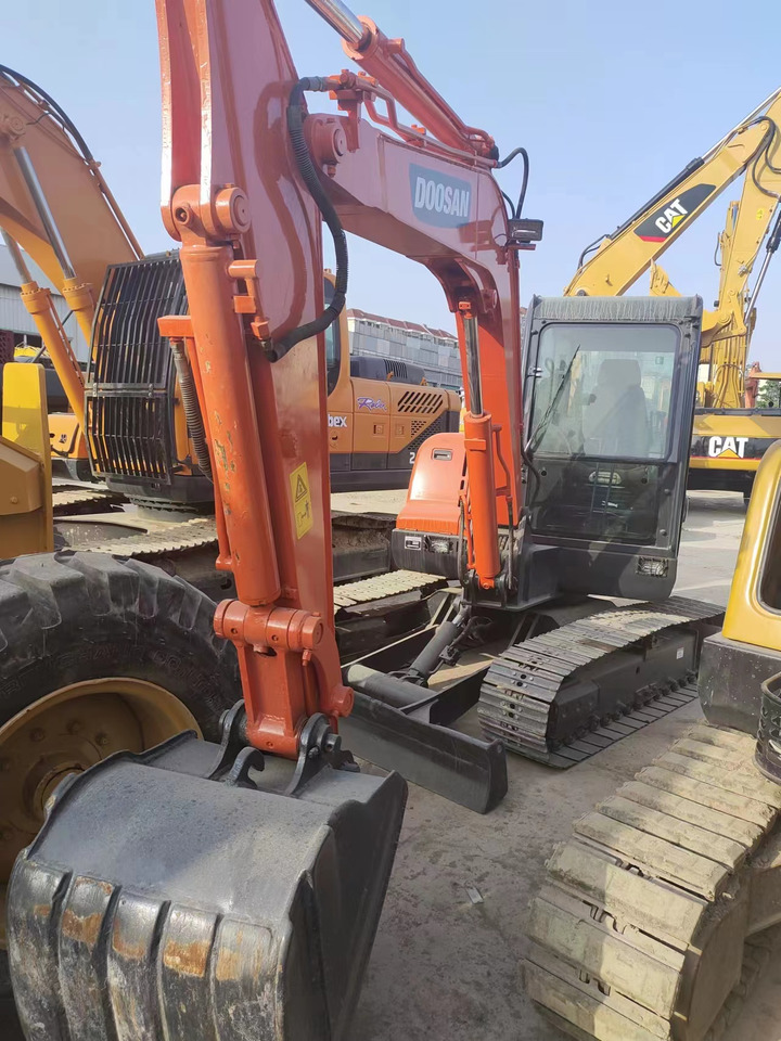 DOOSAN DX60 - Ekskavator mini: gambar 2 DOOSAN DX60 - Ekskavator mini: gambar 2