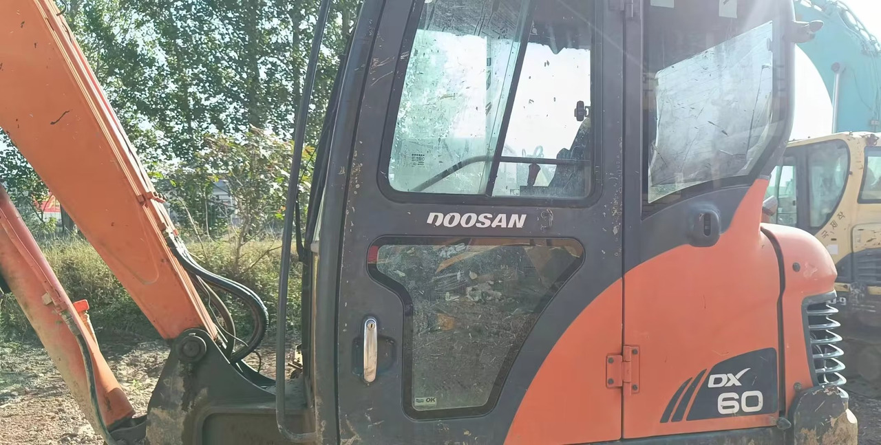 DOOSAN dx60 - Ekskavator mini: gambar 5 DOOSAN dx60 - Ekskavator mini: gambar 5