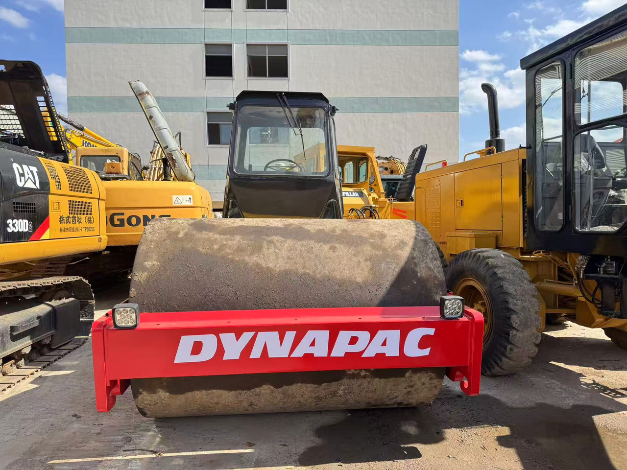 DYNAPAC CA301D - Roller jalan: gambar 3 DYNAPAC CA301D - Roller jalan: gambar 3