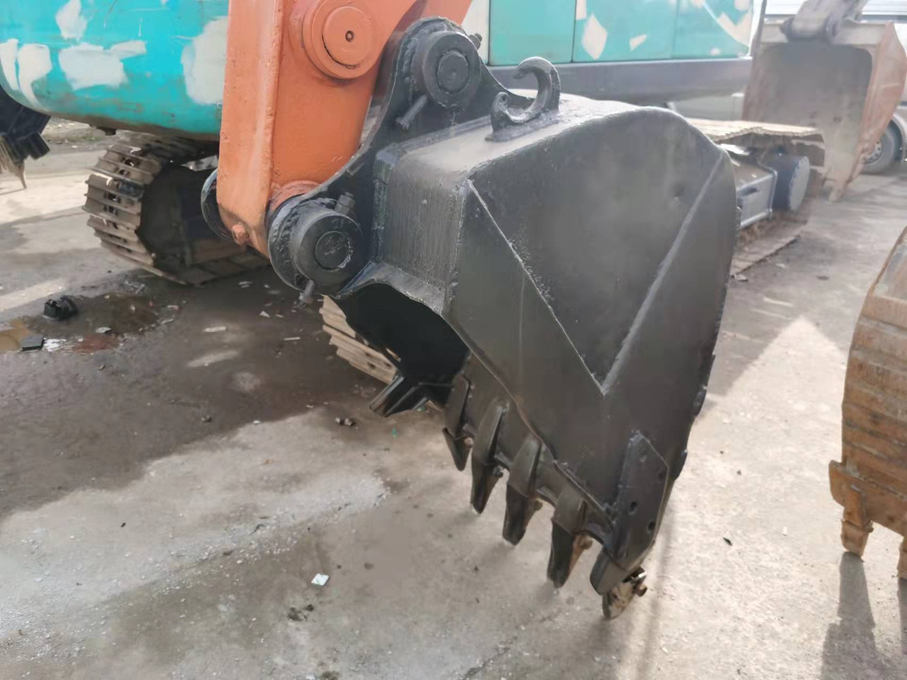 HITACHI EX120-2 - Ekskavator perayap: gambar 4 HITACHI EX120-2 - Ekskavator perayap: gambar 4