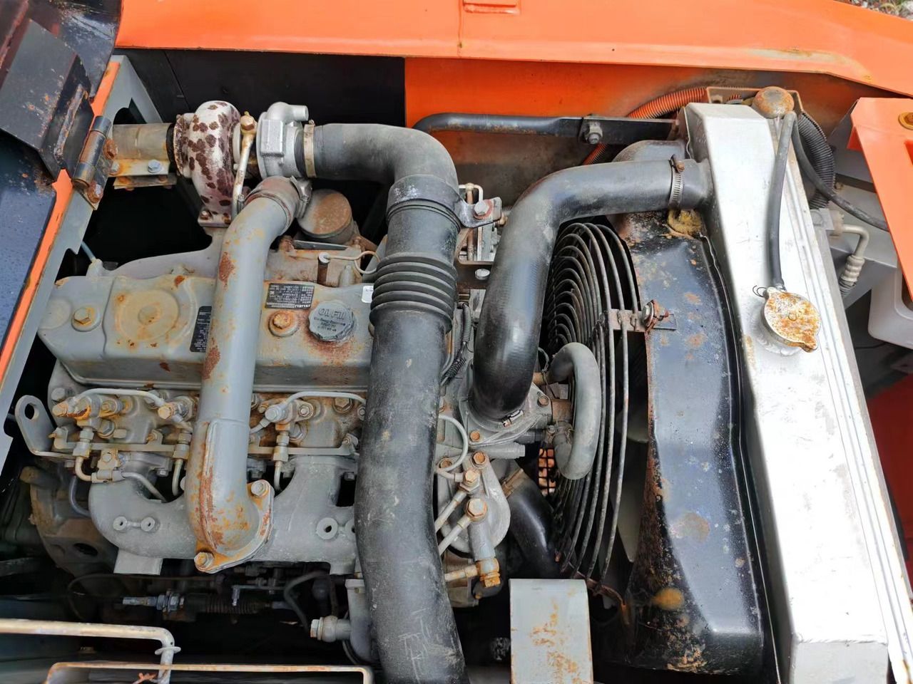 HITACHI EX120-5 - Ekskavator perayap: gambar 4 HITACHI EX120-5 - Ekskavator perayap: gambar 4