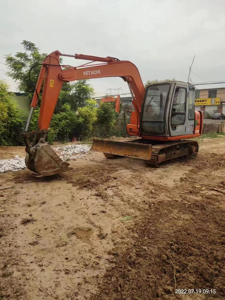 HITACHI EX60-5 - Ekskavator mini: gambar 1 HITACHI EX60-5 - Ekskavator mini: gambar 1