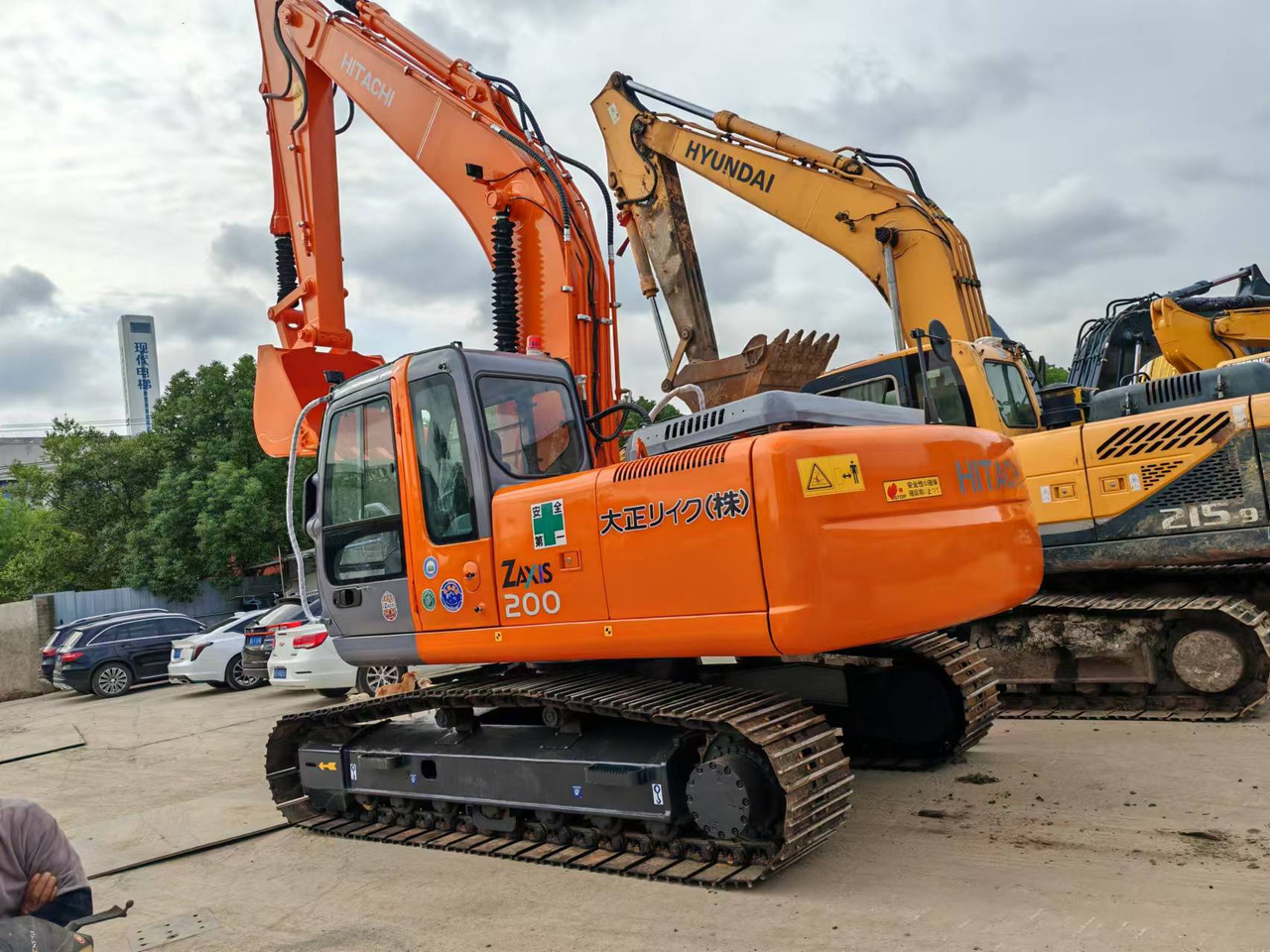 HITACHI ZX200 - Ekskavator perayap: gambar 1 HITACHI ZX200 - Ekskavator perayap: gambar 1