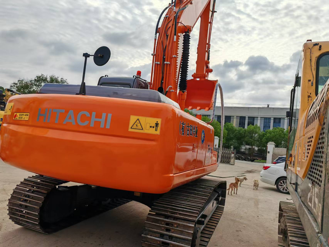 HITACHI ZX200 - Ekskavator perayap: gambar 4 HITACHI ZX200 - Ekskavator perayap: gambar 4